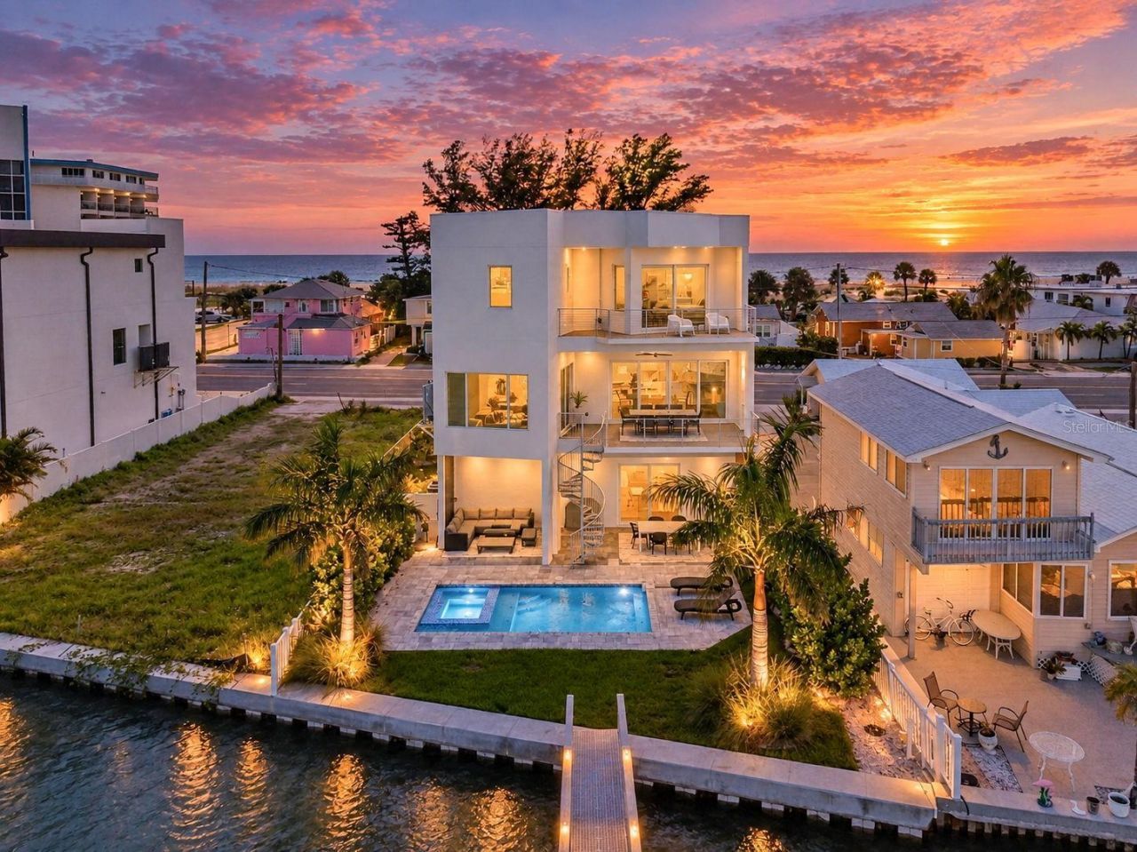 10209 Gulf Boulevard, Treasure Island, FL 33706 Photo