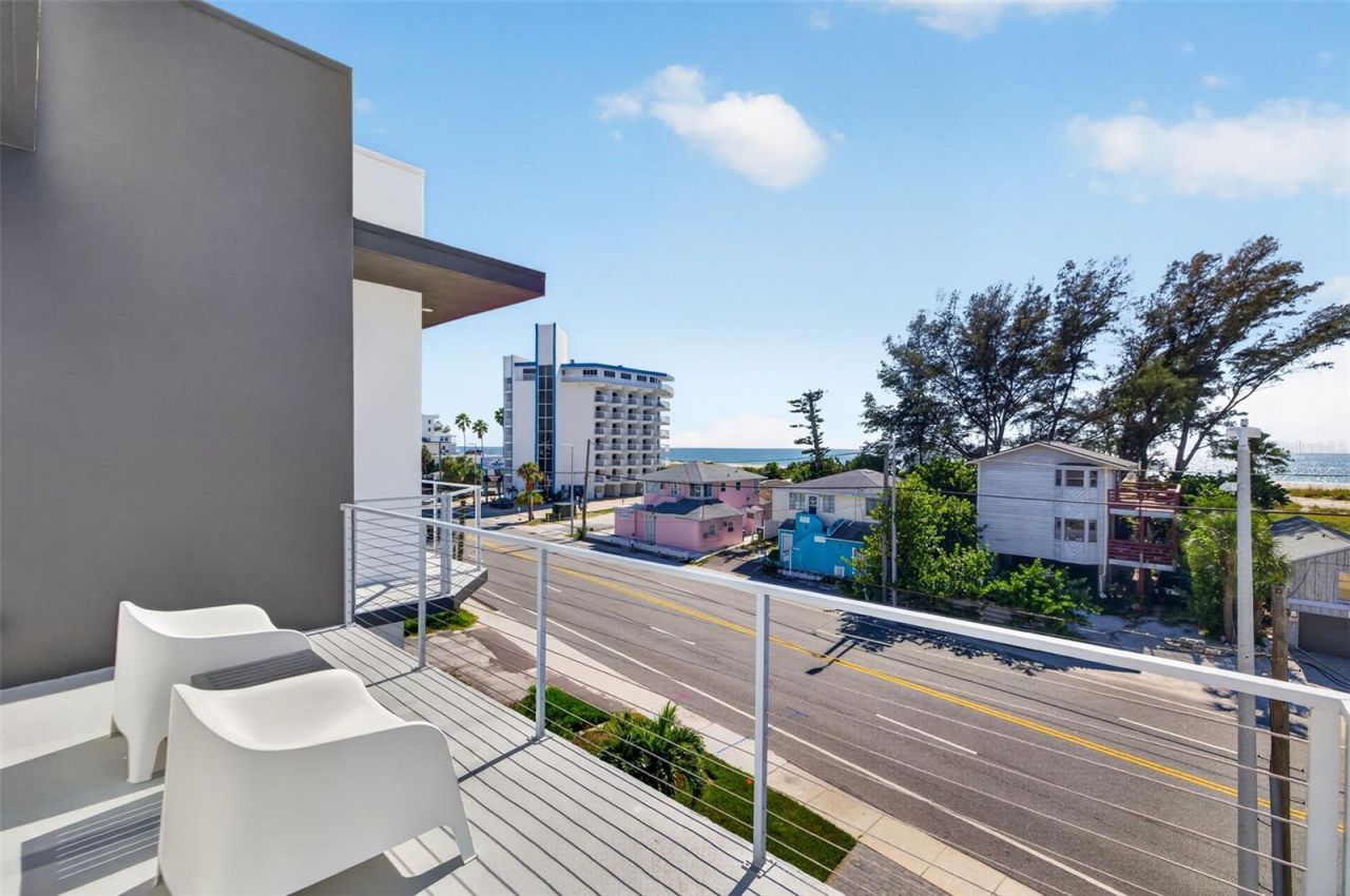 10209 Gulf Boulevard, Treasure Island, FL 33706 Photo