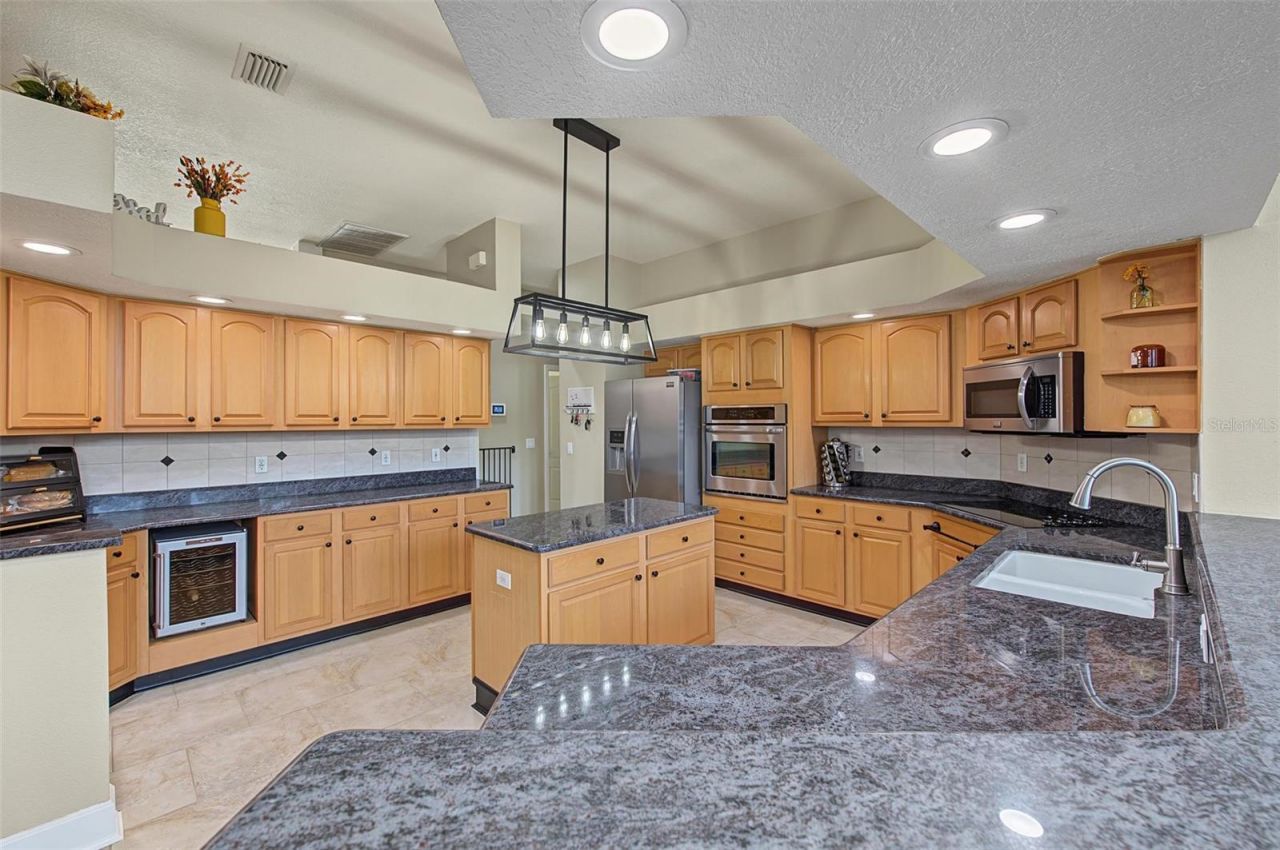 5109 Sylvan Oaks Drive, Valrico, FL 33596 Photo