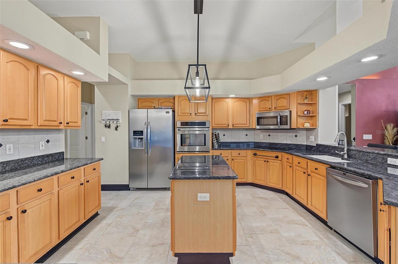 5109 Sylvan Oaks Drive, Valrico, FL 33596 Photo