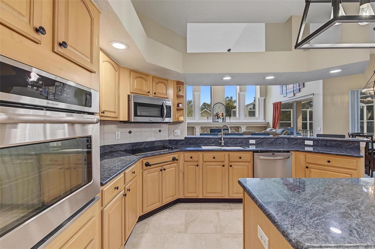 5109 Sylvan Oaks Drive, Valrico, FL 33596 Photo