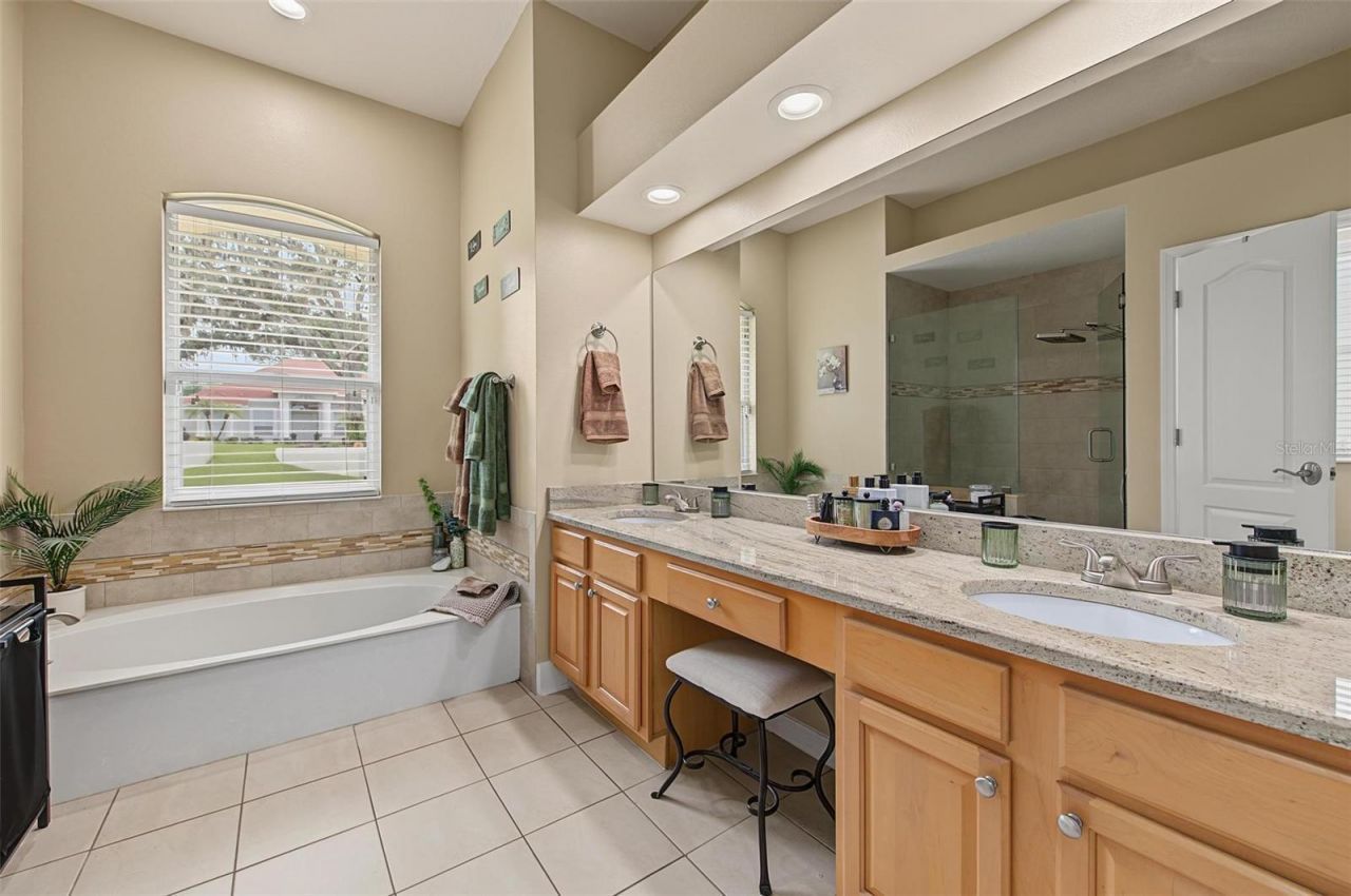 5109 Sylvan Oaks Drive, Valrico, FL 33596 Photo