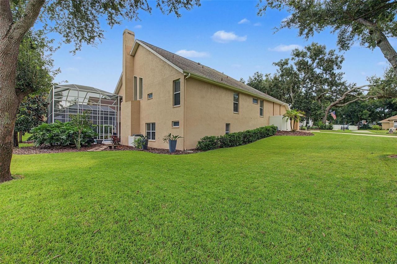 5109 Sylvan Oaks Drive, Valrico, FL 33596 Photo