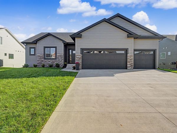 2245 Green Leaf Circle, Norwalk, IA 50211
