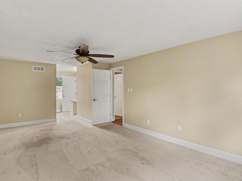 11258 Lodgeview Court, Forest Park, OH 45240 Photo 13