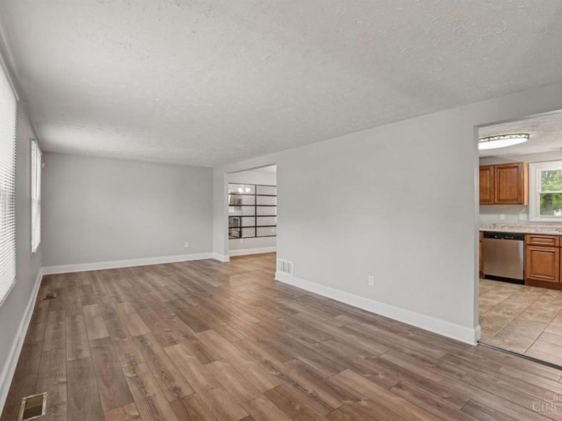 11258 Lodgeview Court, Forest Park, OH 45240 Photo 5
