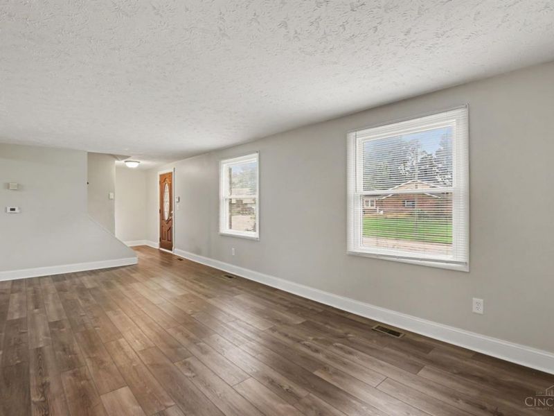 11258 Lodgeview Court, Forest Park, OH 45240 Photo 6