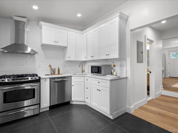 360 western Highway , Unit 3, Tappan, NY 10983