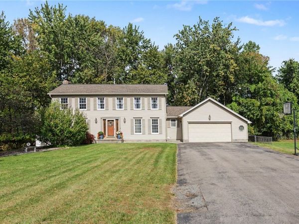 619 Galbro Circle , Webster, NY 14580