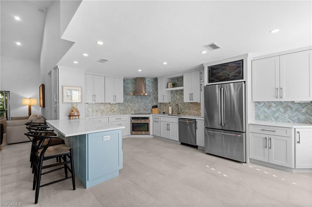 6855 San Marino Dr, Unit 201B, Naples, FL 34108 Photo