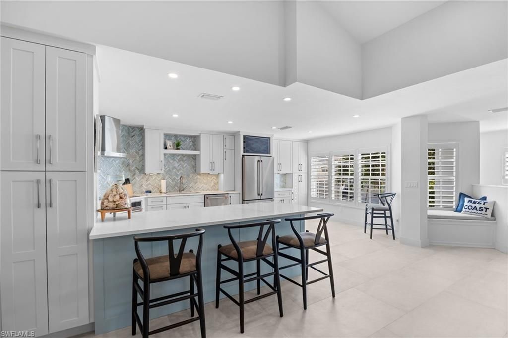 6855 San Marino Dr, Unit 201B, Naples, FL 34108 Photo