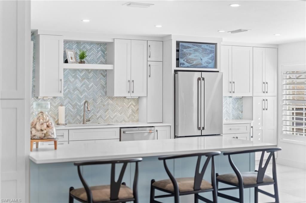 6855 San Marino Dr, Unit 201B, Naples, FL 34108 Photo