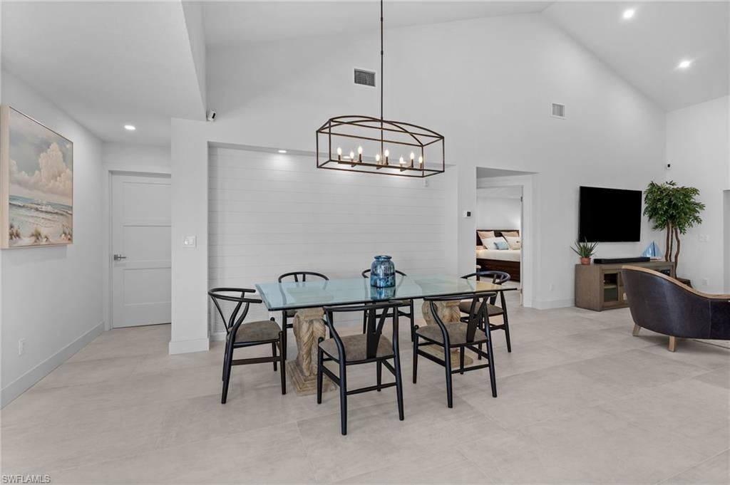 6855 San Marino Dr, Unit 201B, Naples, FL 34108 Photo
