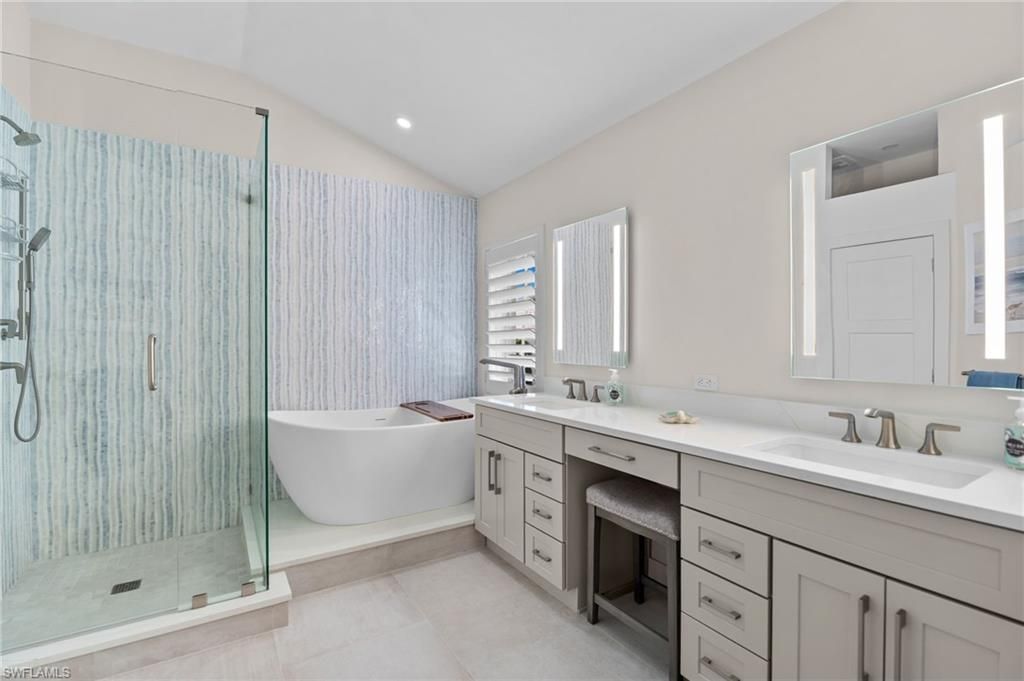 6855 San Marino Dr, Unit 201B, Naples, FL 34108 Photo