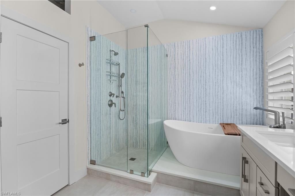 6855 San Marino Dr, Unit 201B, Naples, FL 34108 Photo