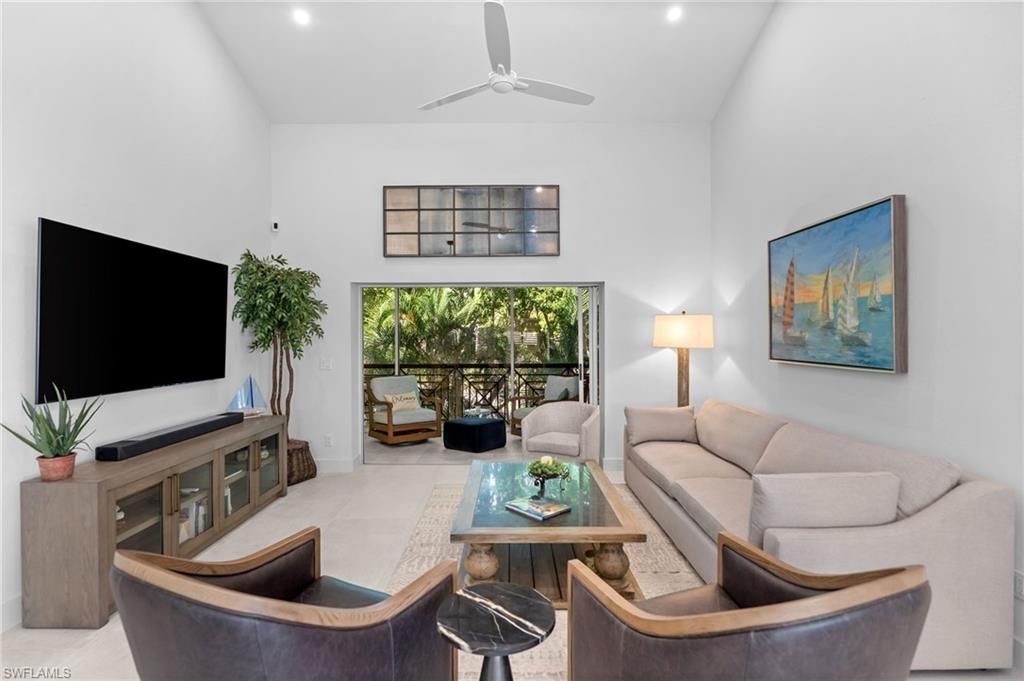 6855 San Marino Dr, Unit 201B, Naples, FL 34108 Photo