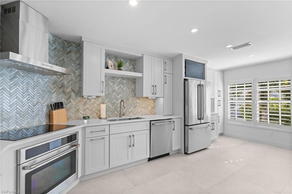 6855 San Marino Dr, Unit 201B, Naples, FL 34108 Photo