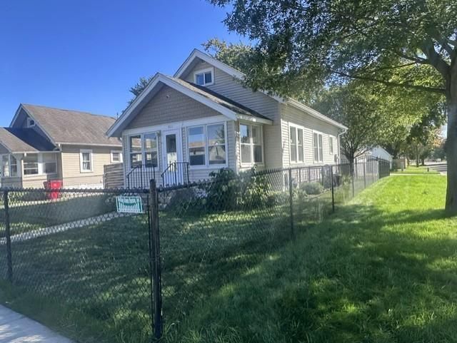 911 3rd Avenue Nw, Austin, MN 55912 Main Photo