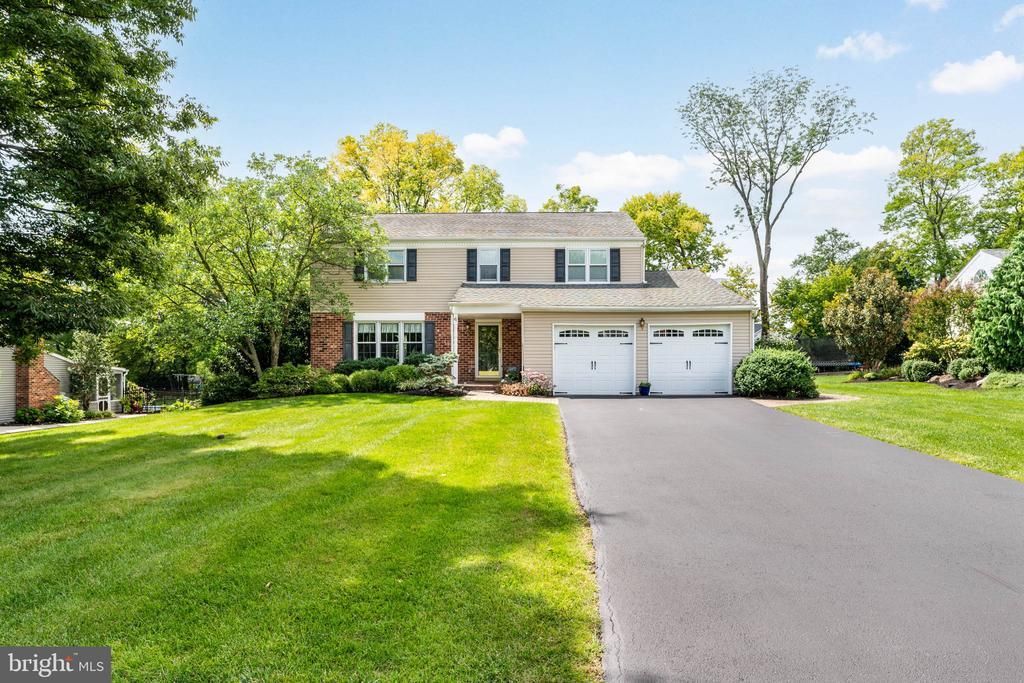 4 WOODSTOCK CIRCLE, COLLEGEVILLE, PA 19426