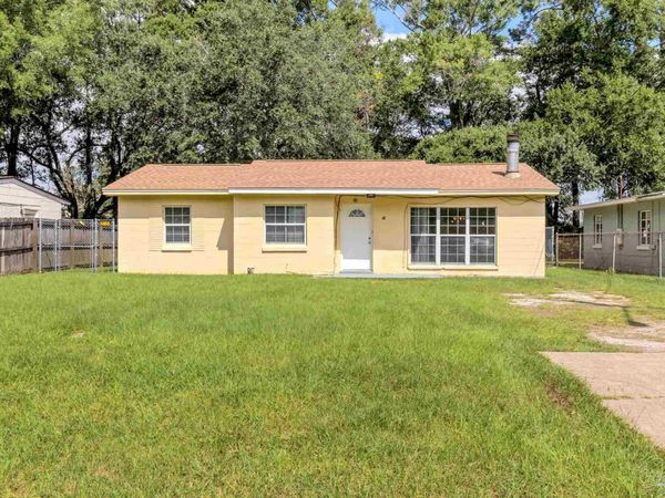 48 Pen Haven Dr, Pensacola, FL 32506