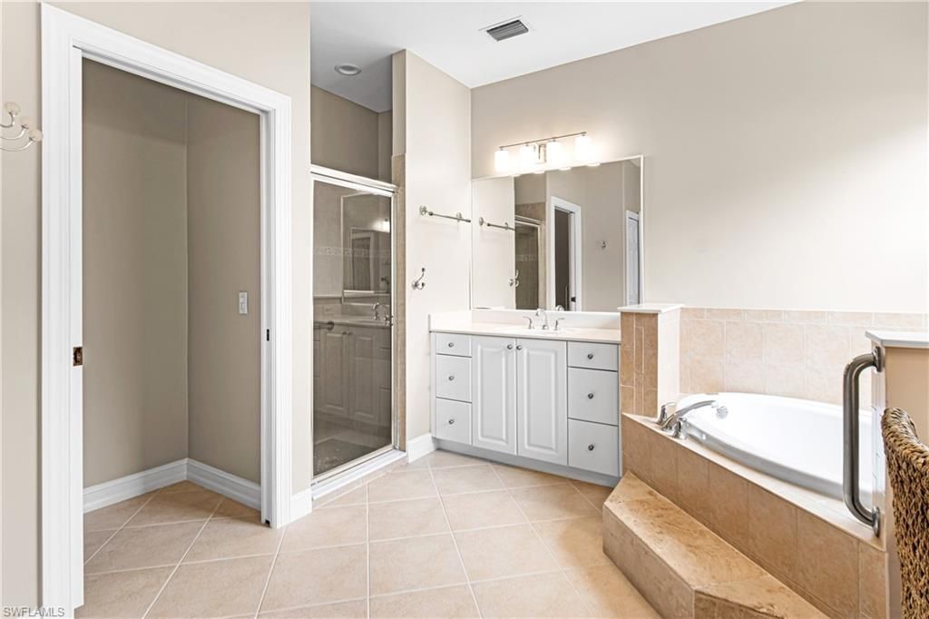 10512 Bella Vista Dr , Fort Myers, FL 33913 Photo