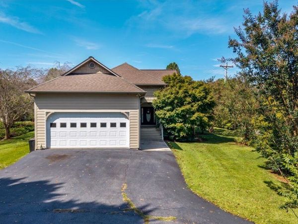 324 Sims Circle, Hiawassee, GA 30546