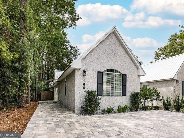 105 Palmetto Street, St. Simons, GA 31522