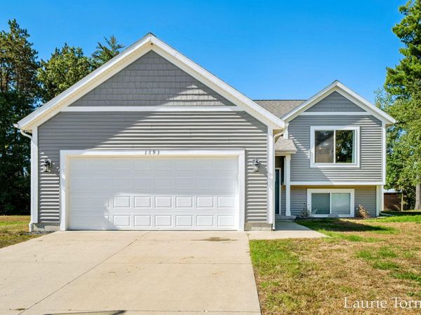1893 Pineridge Drive, Hastings, MI 49058