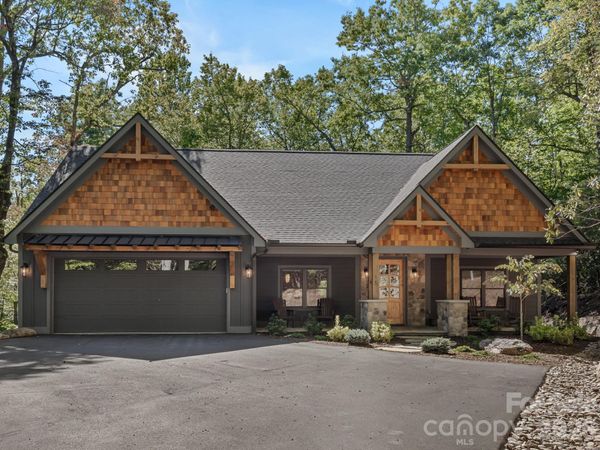 15 W Moytoy Lane, Brevard, NC 28712