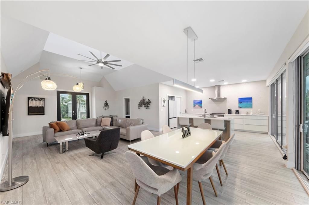 1282 Venetian Way , Naples, FL 34110 Photo