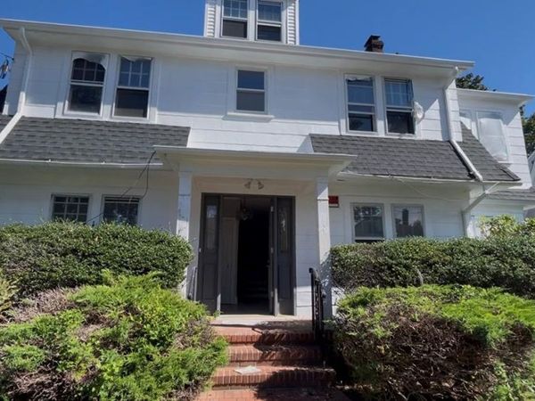 39 Hilbert Street, Hempstead, NY 11550