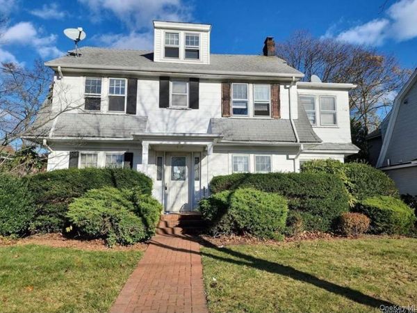 39 Hilbert Street, Hempstead, NY 11550