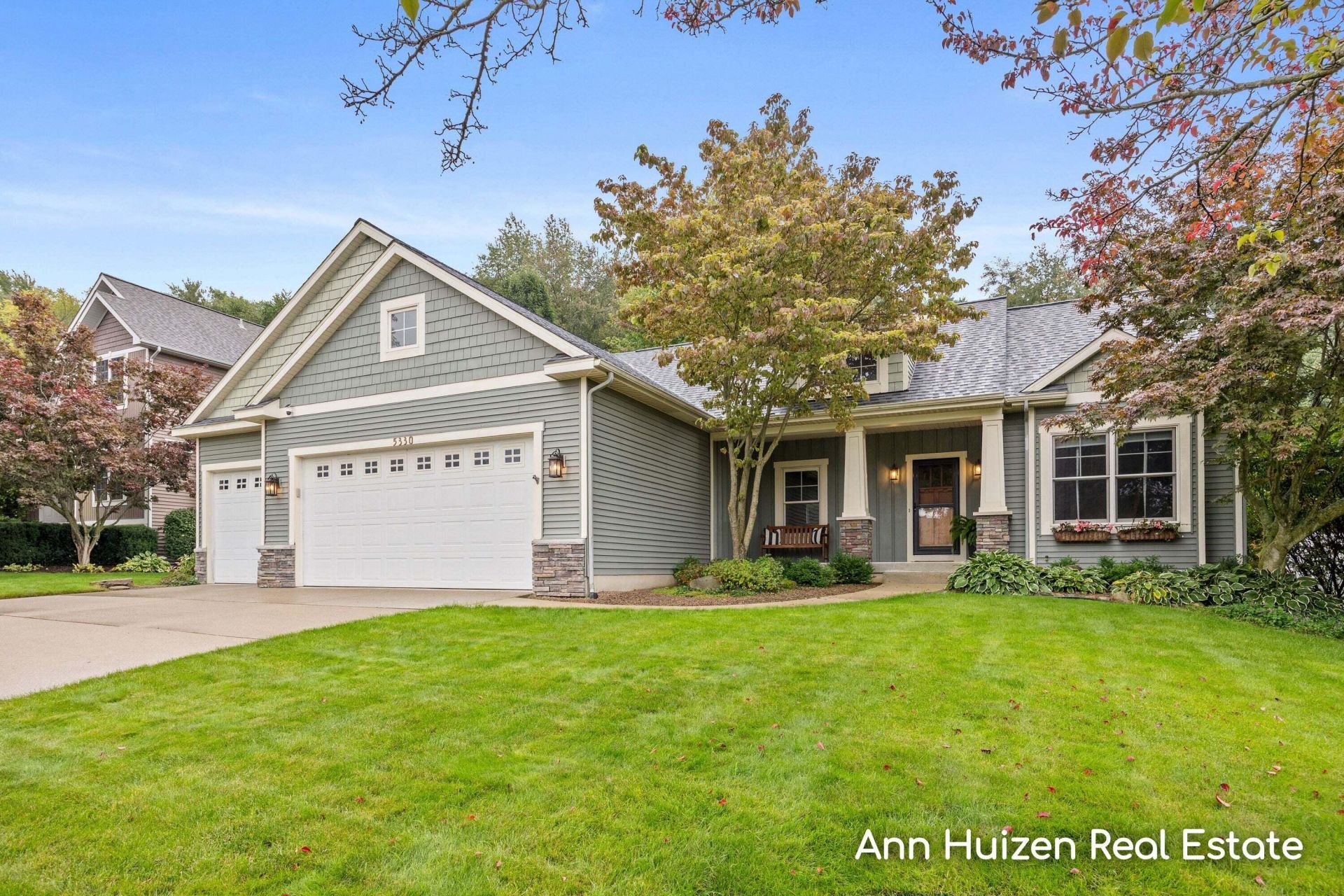 5330 Stevendale Drive, Hudsonville, MI 49426 Main Photo