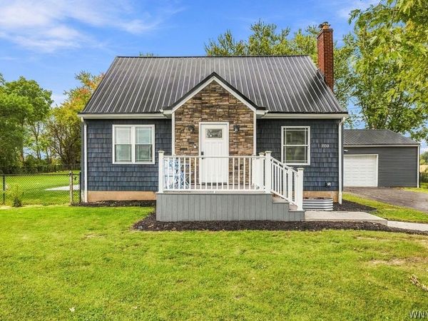 1752 Saunders Settlement Road , Niagara Falls, NY 14304