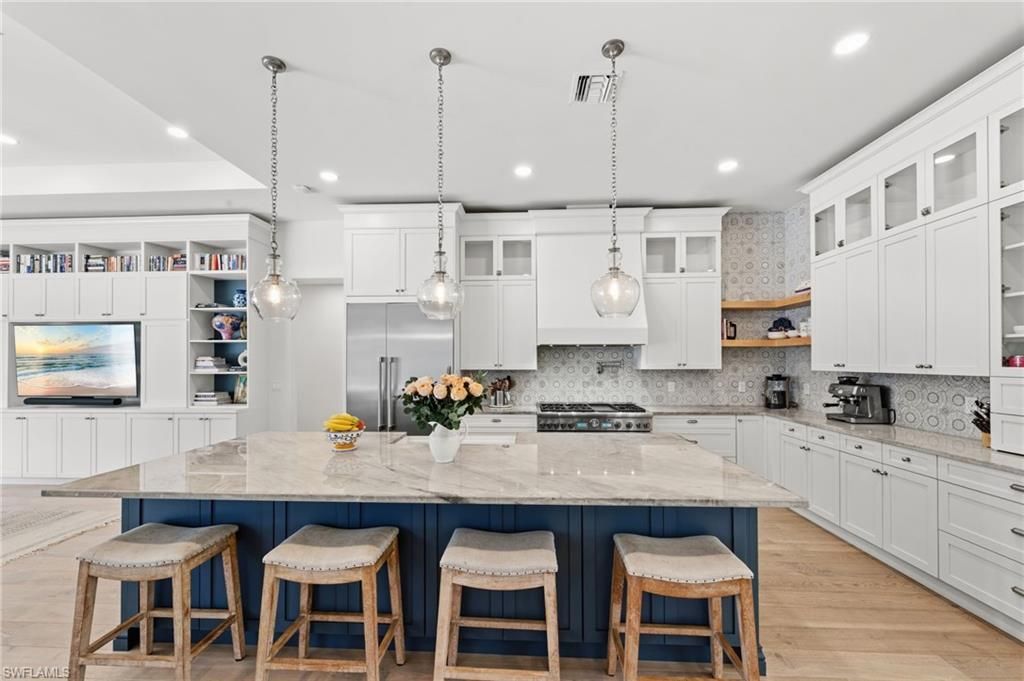 9235 The Ln , Naples, FL 34109 Photo
