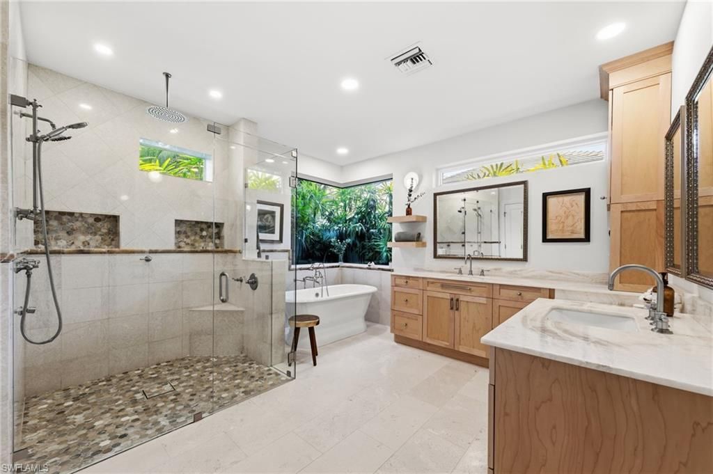 9235 The Ln , Naples, FL 34109 Photo