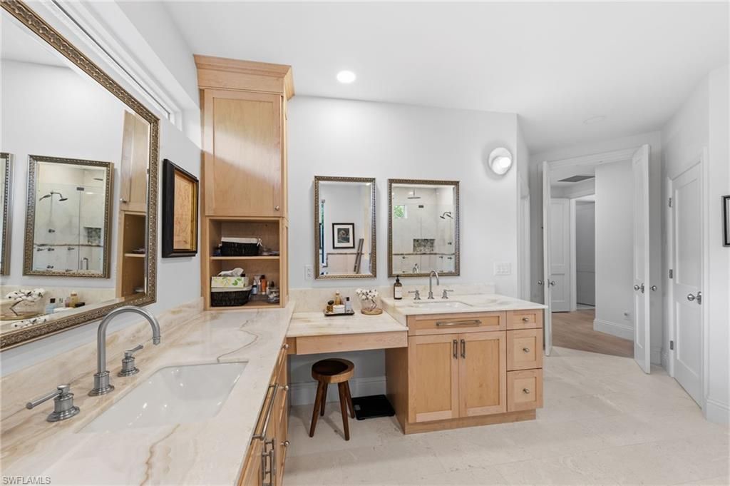 9235 The Ln , Naples, FL 34109 Photo