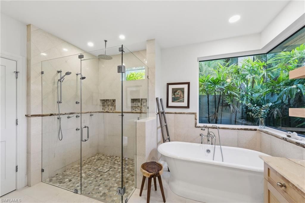 9235 The Ln , Naples, FL 34109 Photo