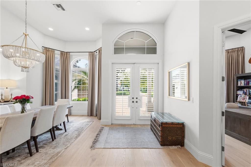 9235 The Ln , Naples, FL 34109 Photo