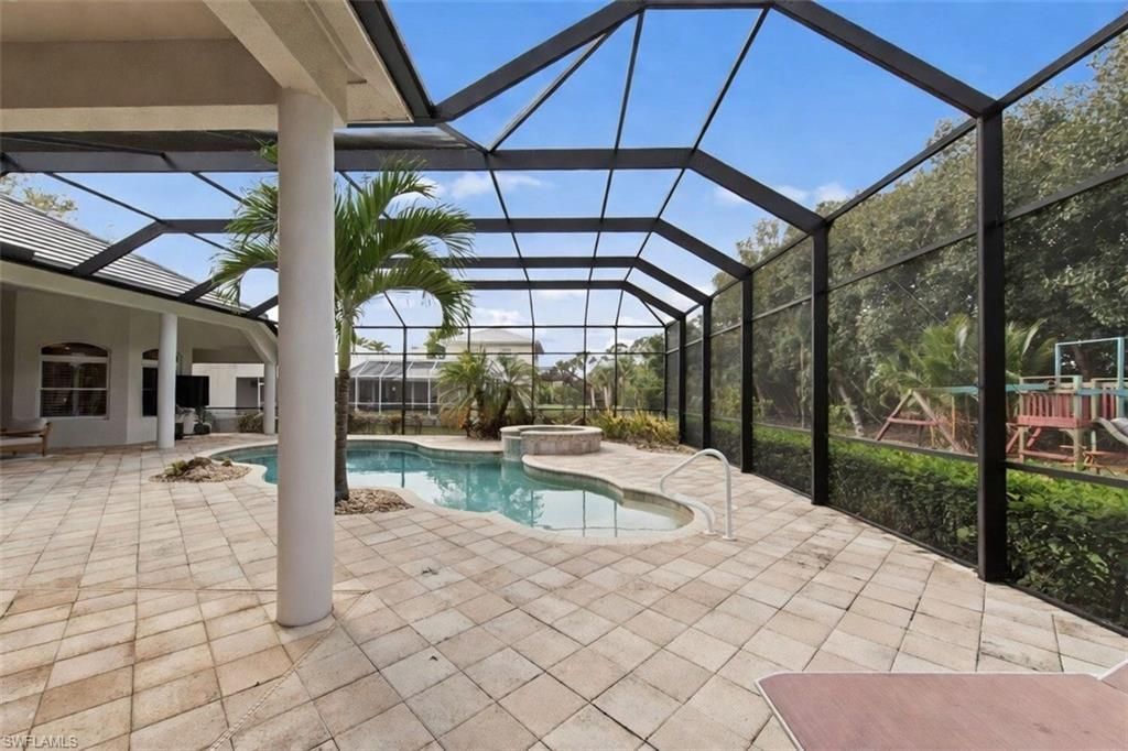 9235 The Ln , Naples, FL 34109 Photo