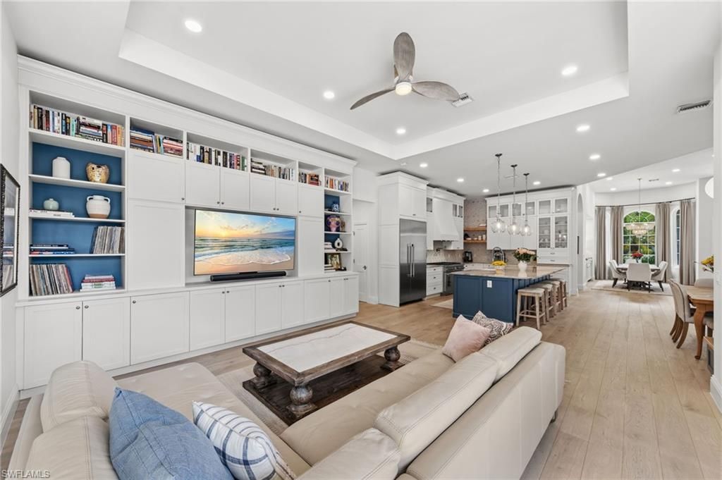 9235 The Ln , Naples, FL 34109 Photo