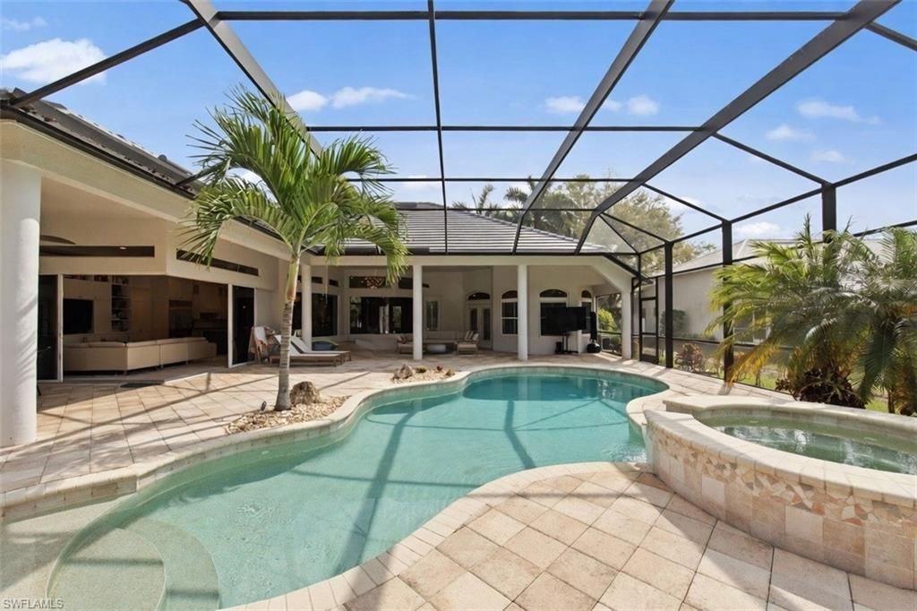 9235 The Ln , Naples, FL 34109 Photo