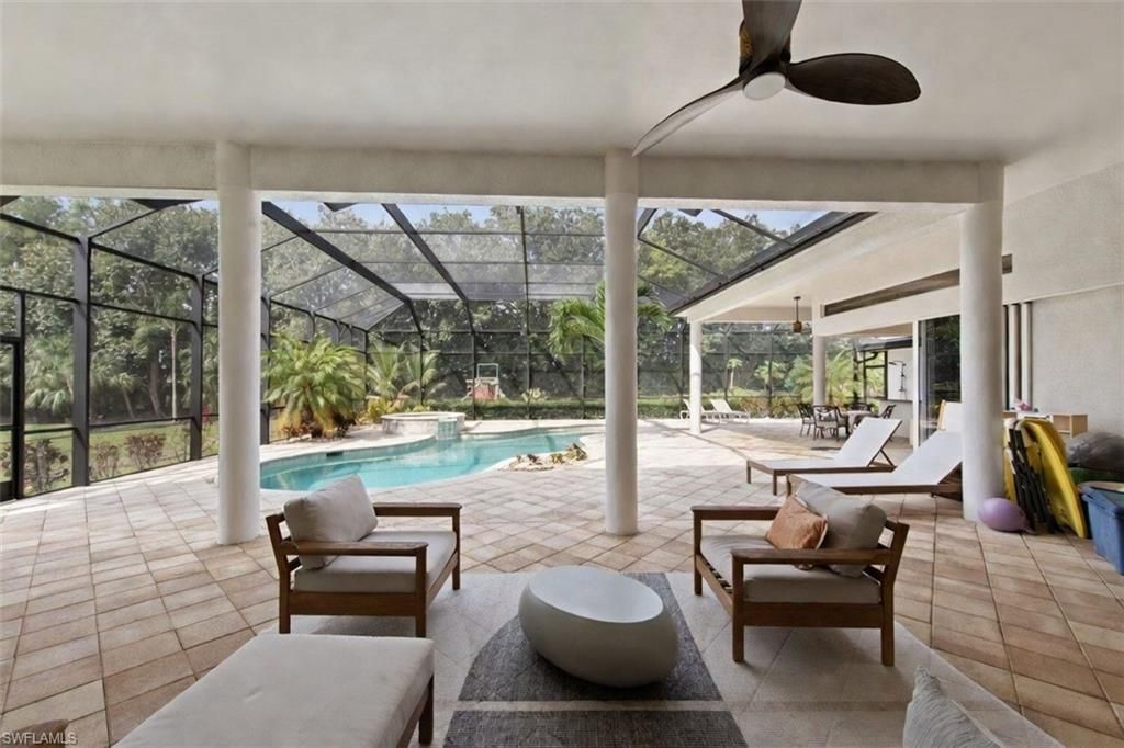 9235 The Ln , Naples, FL 34109 Photo