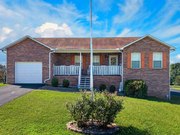 664 Keene Circle, Dandridge, TN 37725
