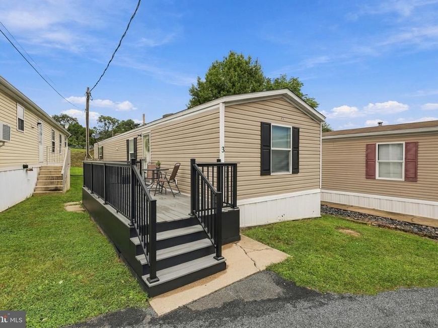 3 Pleasant Hill Avenue, Akron, PA 17501 Main Photo