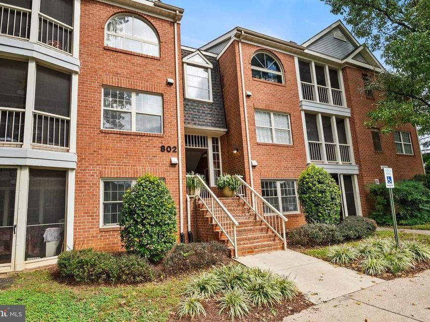 802 Amber Tree Court, Unit 104, Gaithersburg, MD 20878 Main Photo