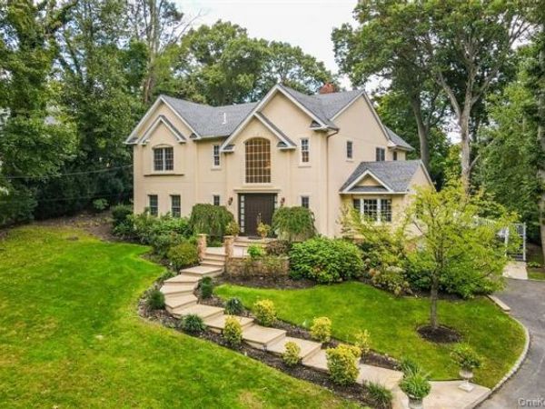 12 The Intervale , Roslyn, NY 11576