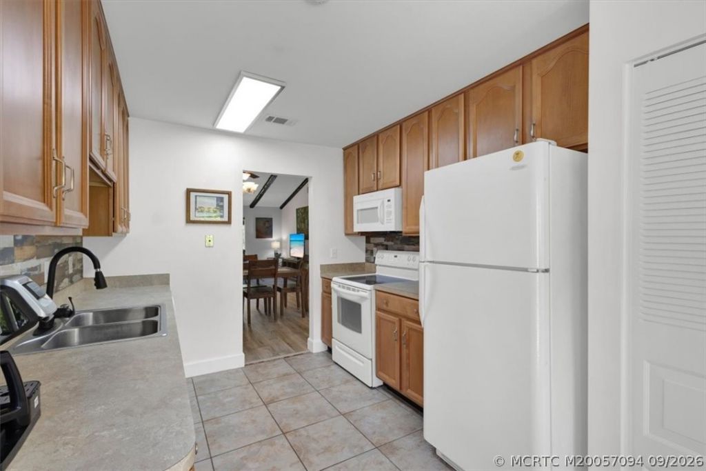 3303 SE Sandpiper Circle , Port Saint Lucie, FL 34952 Photo
