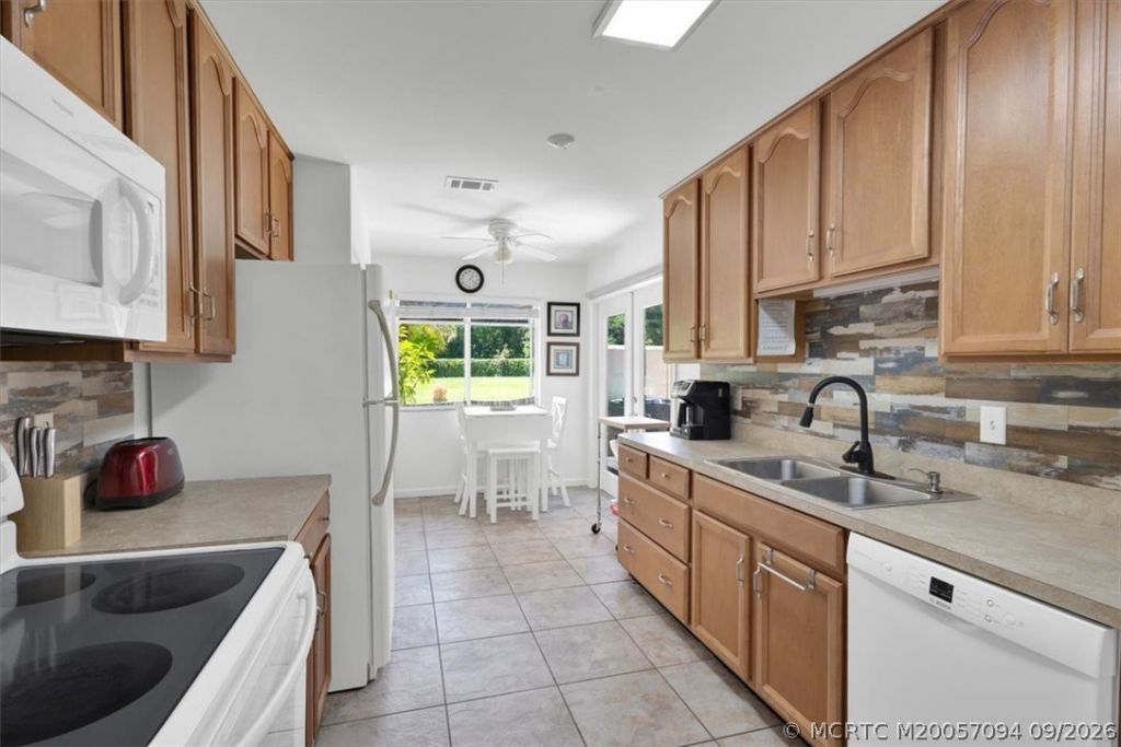 3303 SE Sandpiper Circle , Port Saint Lucie, FL 34952 Photo