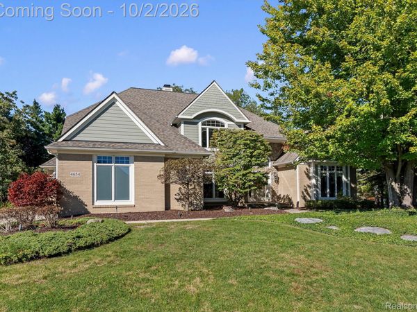 4654 Woodland Hills Drive, Oakland Township, Mi 48306